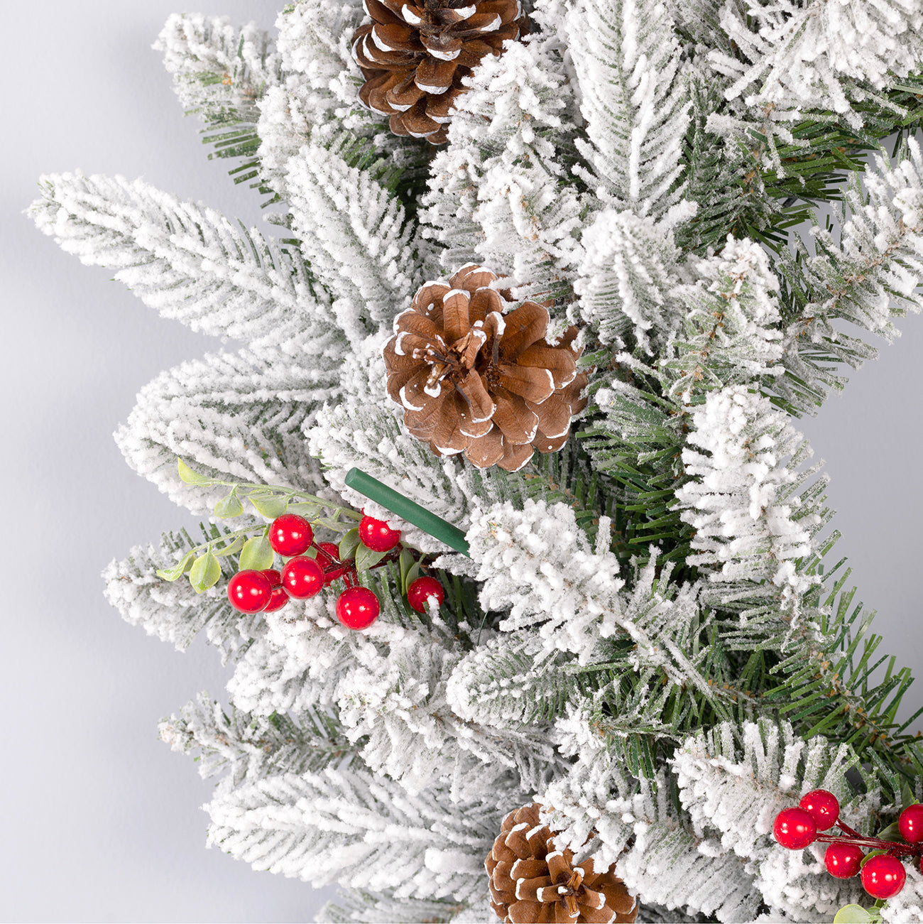 SS_In_Use-_Flocked_Wreath_13132266-9255-4012-88a0-ce0f4e00be2f.jpg